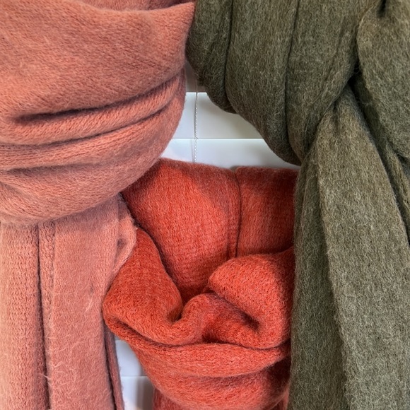 ***SOLD*** Super Soft LARGE Wraps/Scarves - Picture 2 of 5